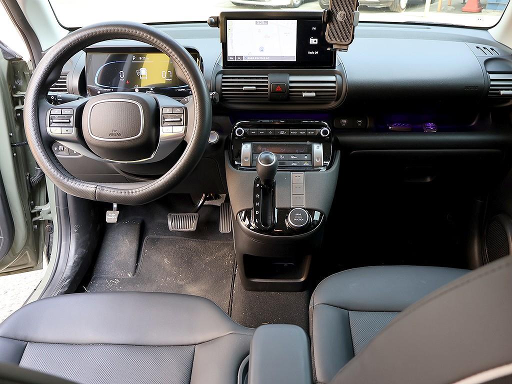 HYUNDAI Casper - Vista 9