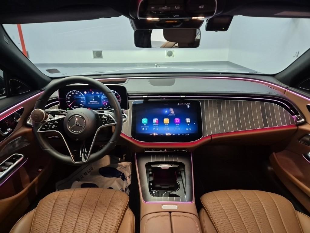 Mercedes Benz E class - Vista 7