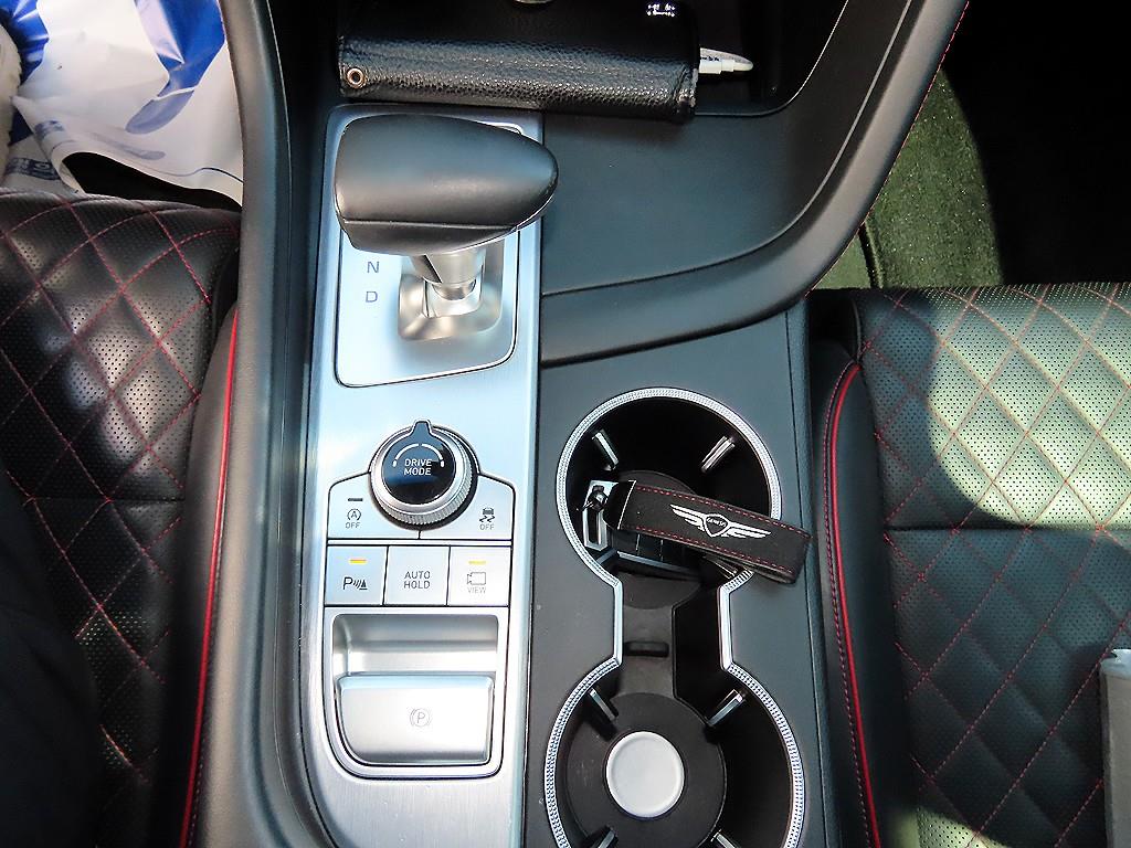 Genesis G70 - Vista 11