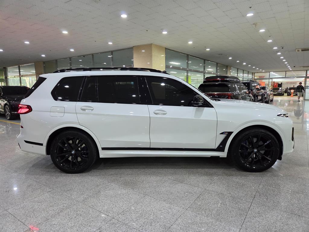 BMW X7 - Vista 5