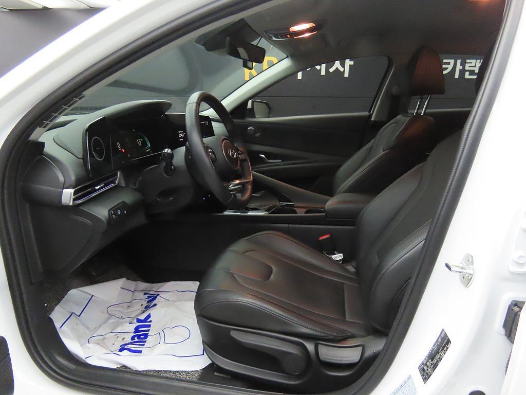 HYUNDAI Avante - Vista 8