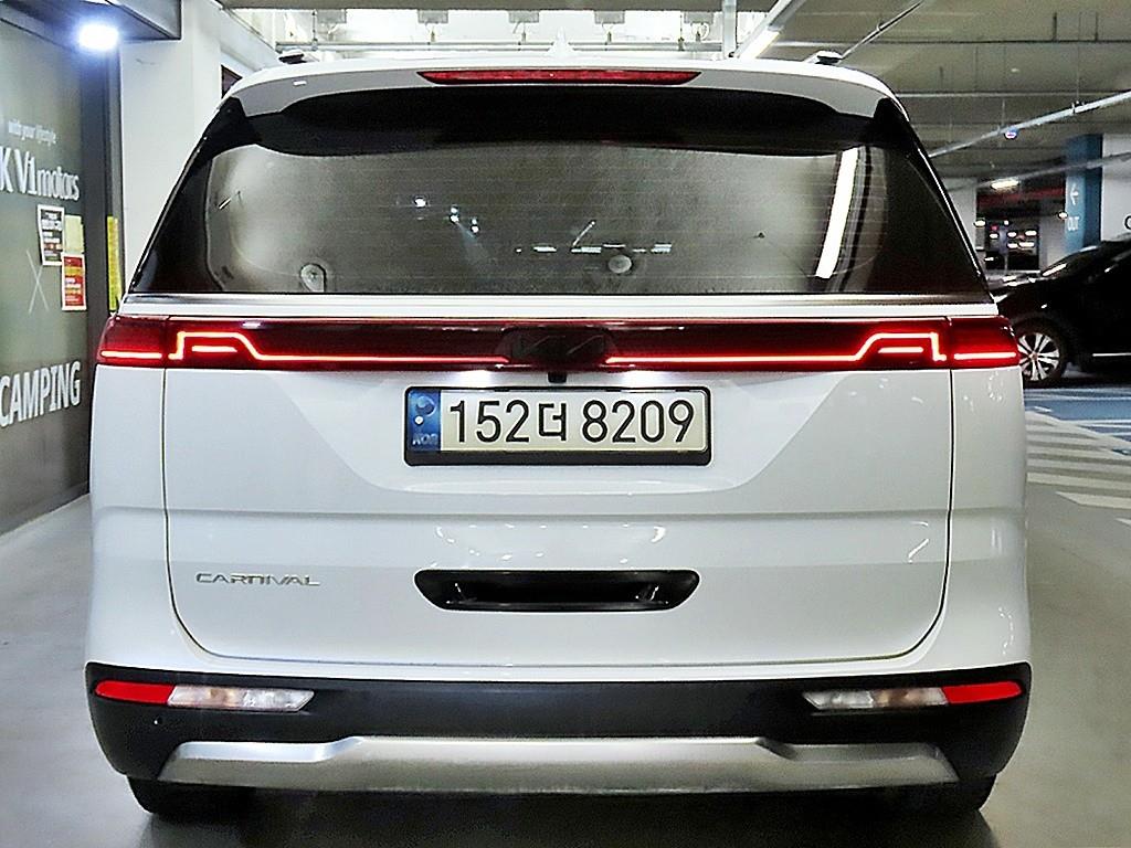KIA Carnival - Vista 5
