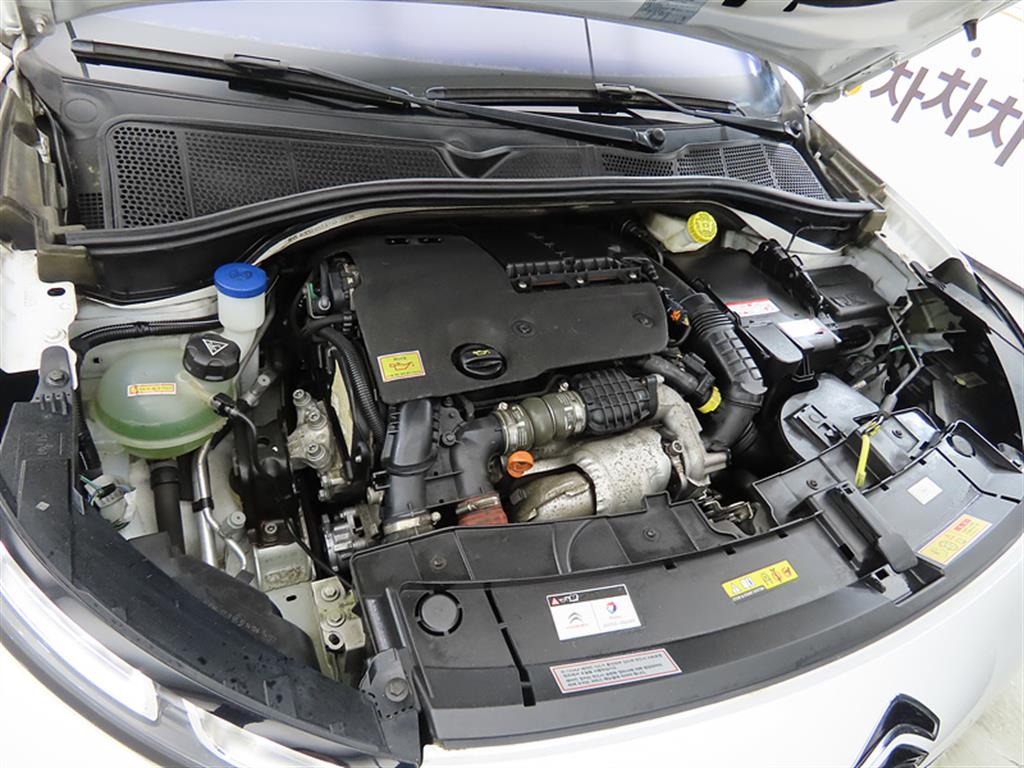 Citroen C4 2017 Blanco - Importación desde Corea - HF Imports Iquique - Foto 19