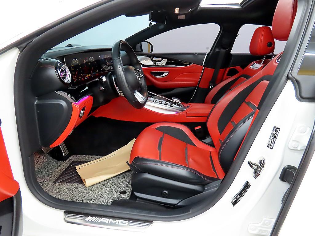 Mercedes Benz AMG GT - Vista 5
