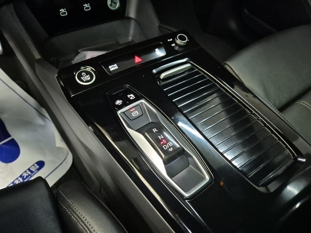 Audi Q6 e-tron - Vista 8