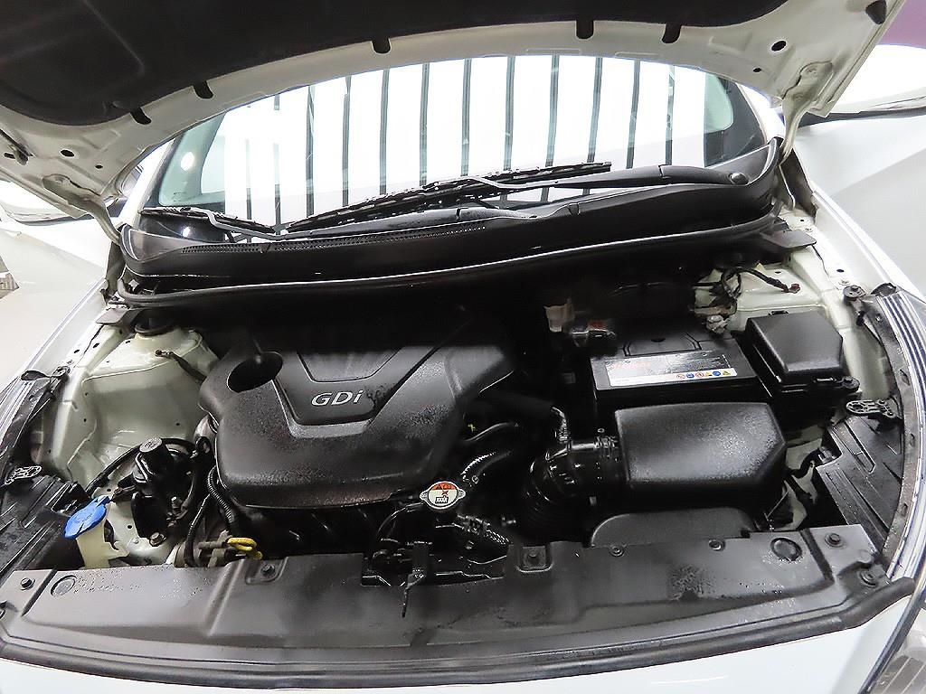 HYUNDAI Accent 2012 Blanco - Importación desde Corea - HF Imports Iquique - Foto 8