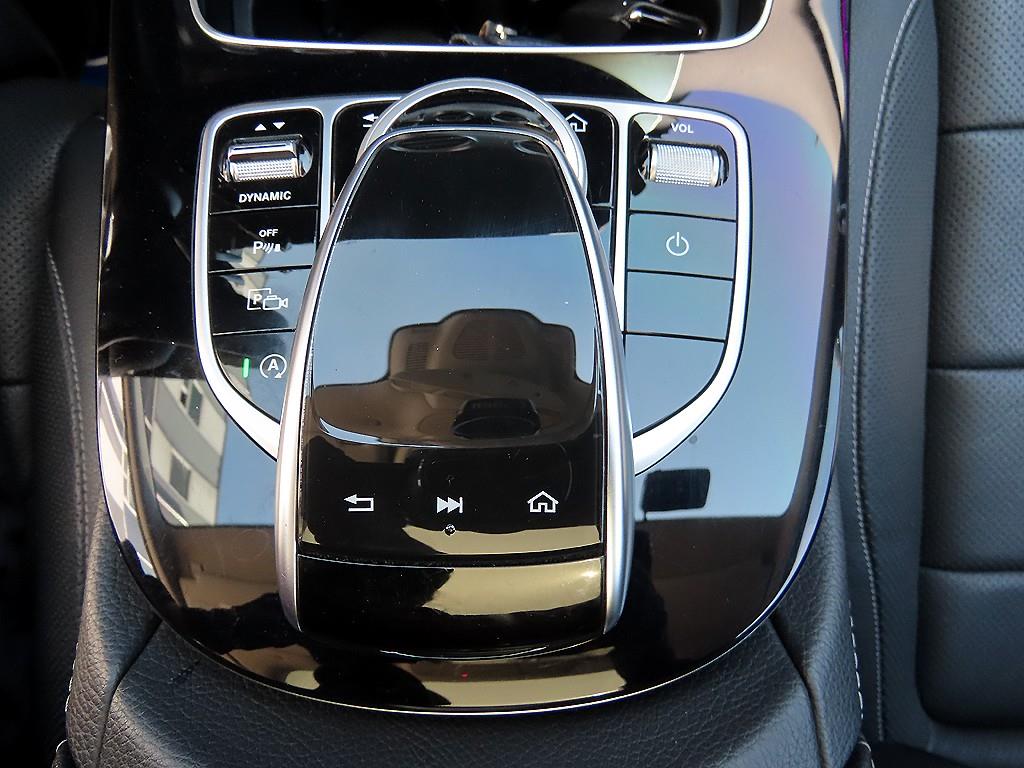 Mercedes Benz E class - Vista 12