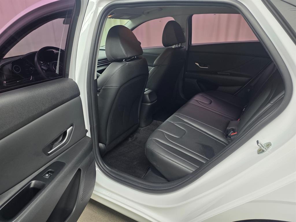 HYUNDAI Avante - Vista 8