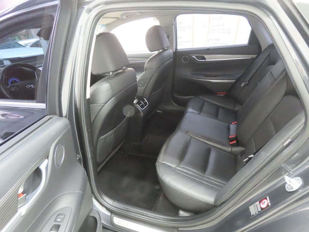 HYUNDAI Grandeur - Vista 6