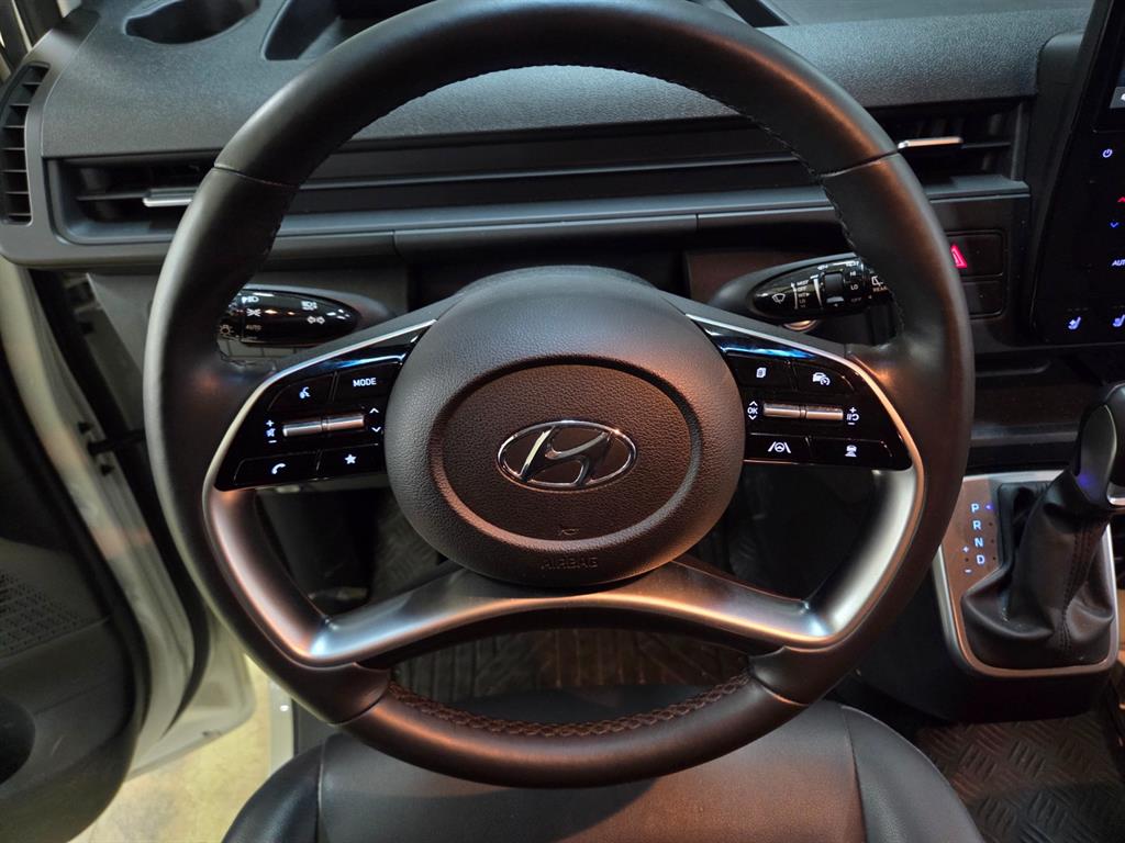 HYUNDAI Staria - Vista 10