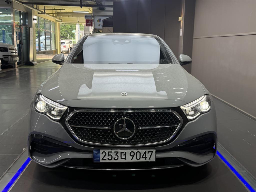 Mercedes Benz E class - Vista 3