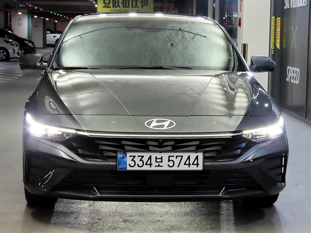 HYUNDAI Avante - Vista 2