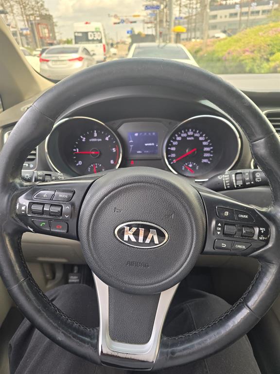 KIA Carnival - Vista 2