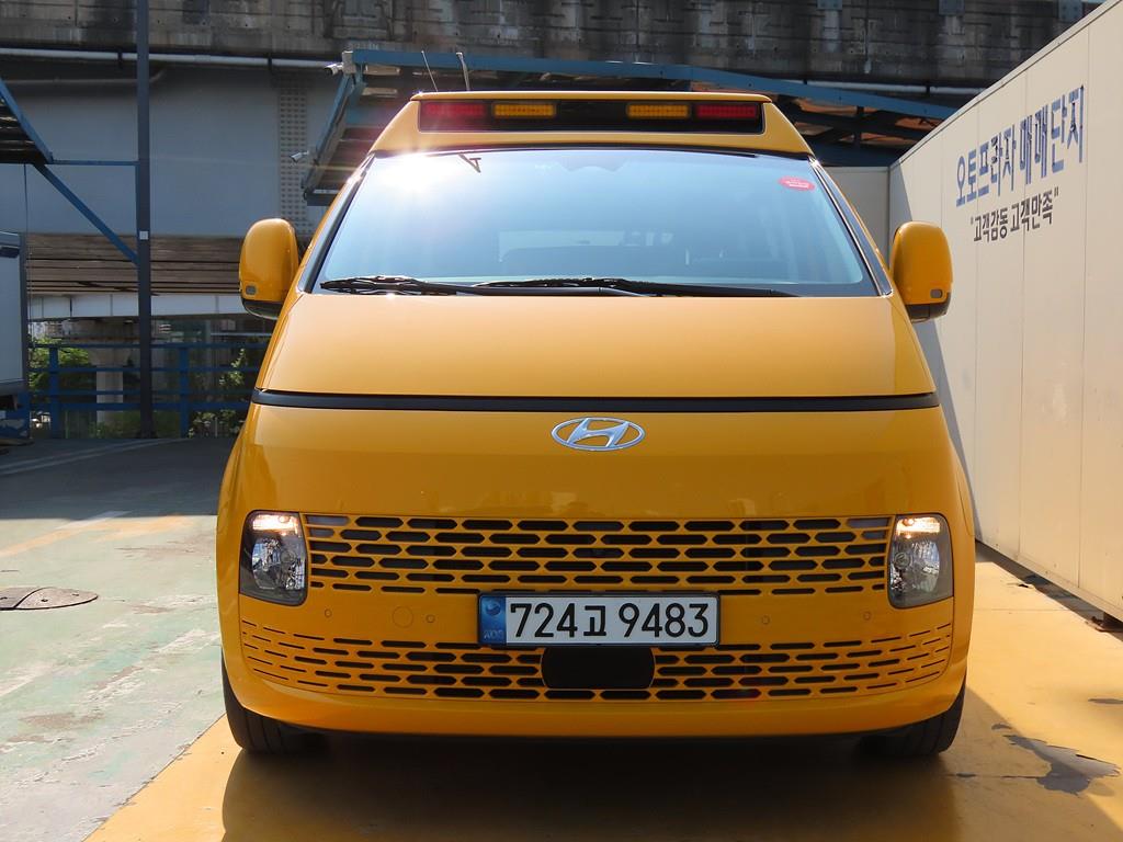 HYUNDAI Staria - Vista 2