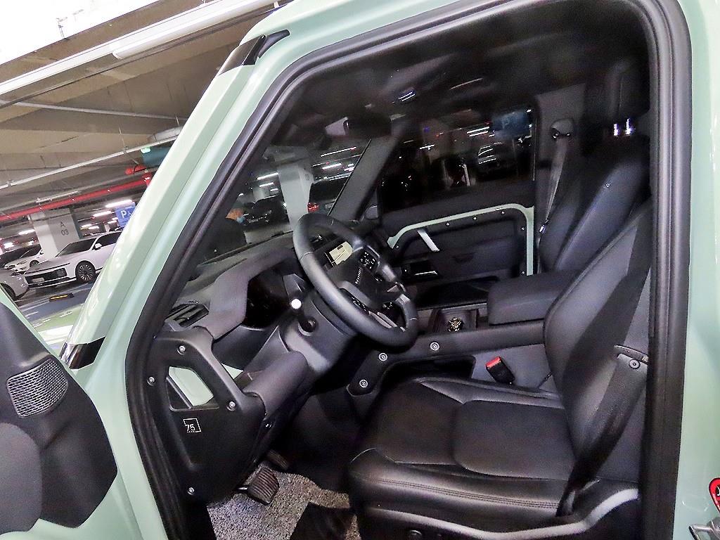 Land Rover Defender - Vista 6
