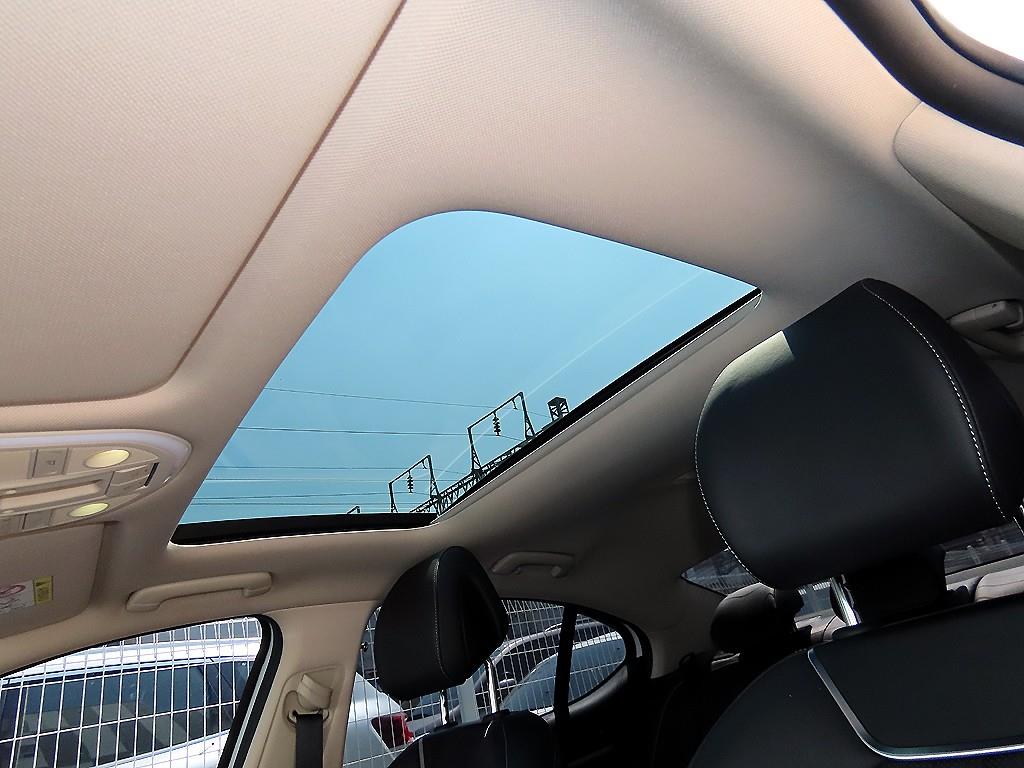 Genesis G70 2023 Blanco - Importación desde Corea - HF Imports Iquique - Foto 18