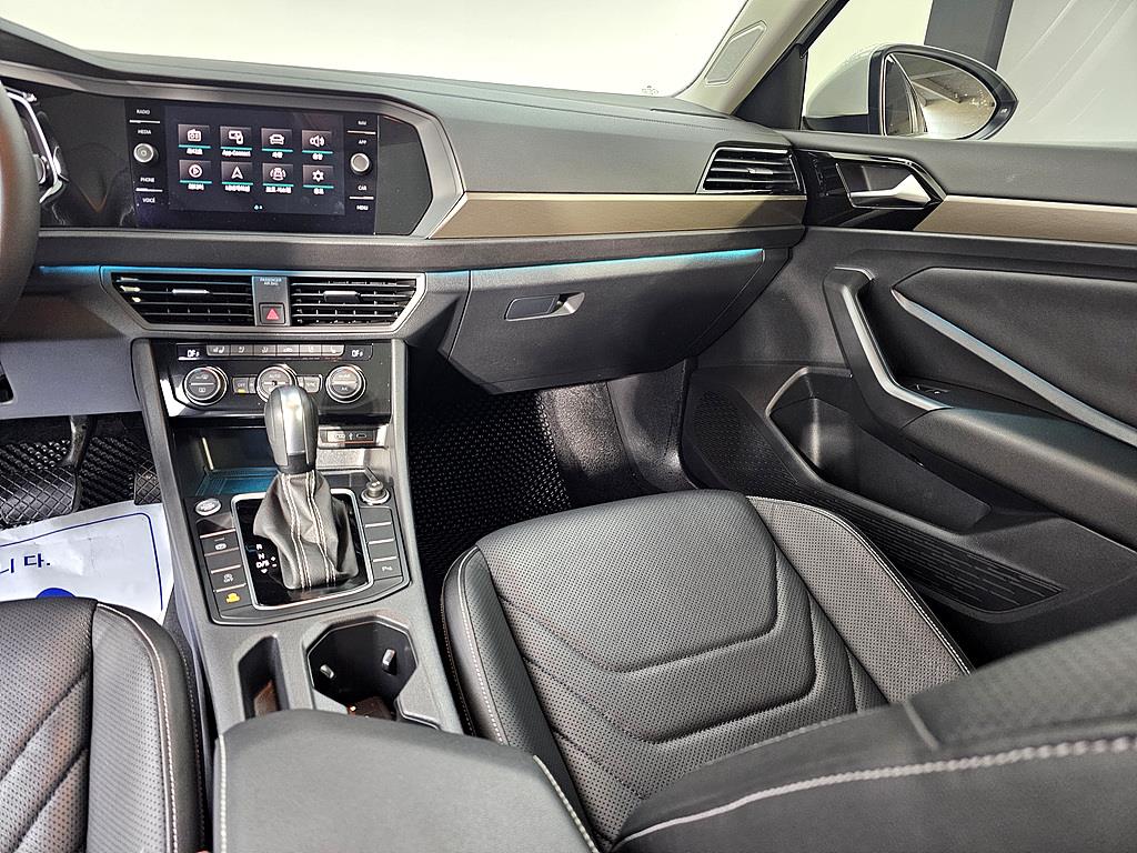 Volkswagen Jetta - Vista 8