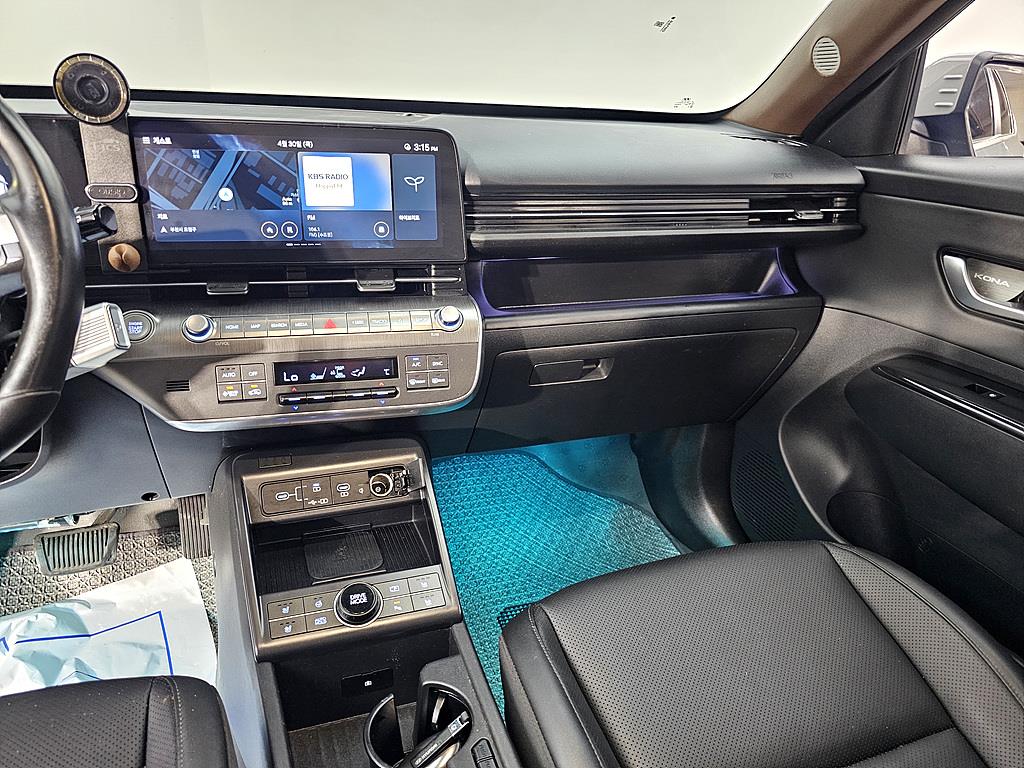 HYUNDAI Kona - Vista 10