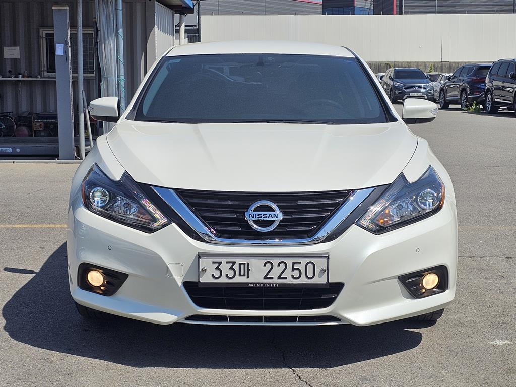 Nissan Altima - Vista 2