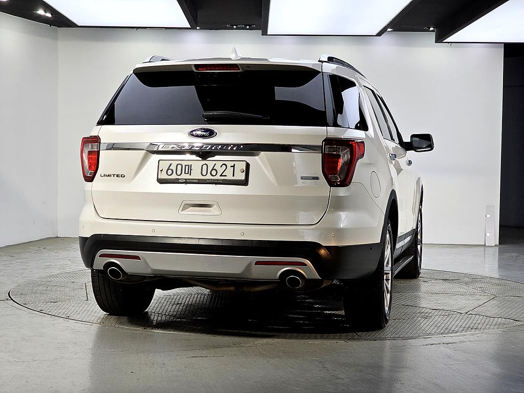 Ford Explorer - Vista 3