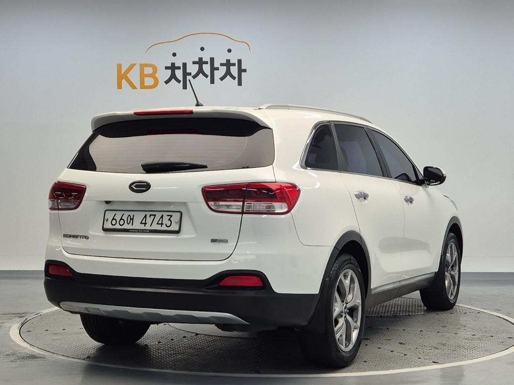 KIA Sorento - Vista 3