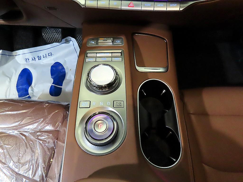 Genesis GV70 - Vista 12