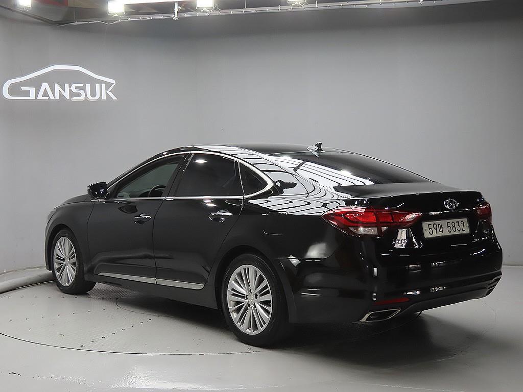 HYUNDAI Aslan - Vista 5