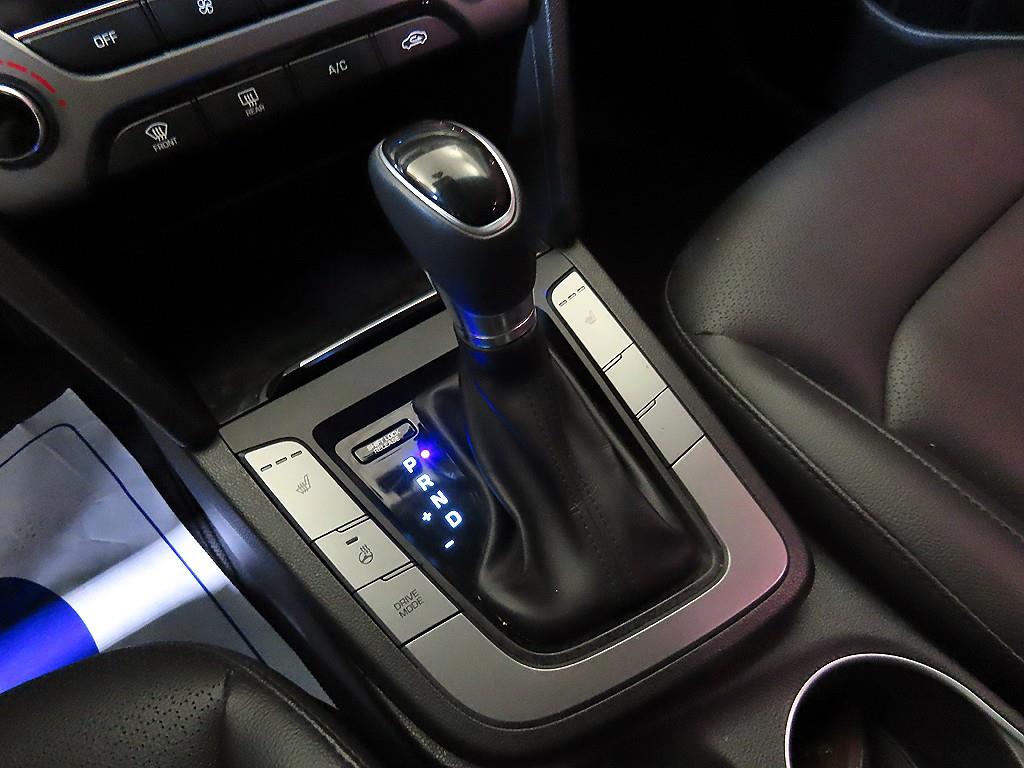 HYUNDAI Avante - Vista 12