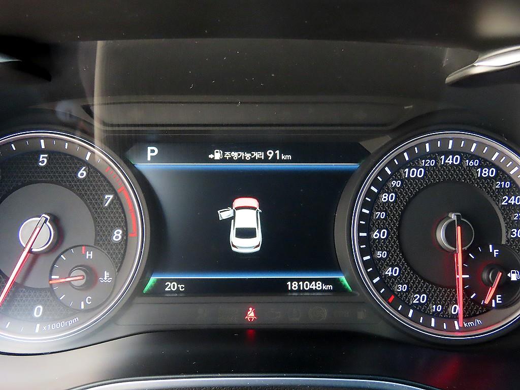 Genesis G70 - Vista 9
