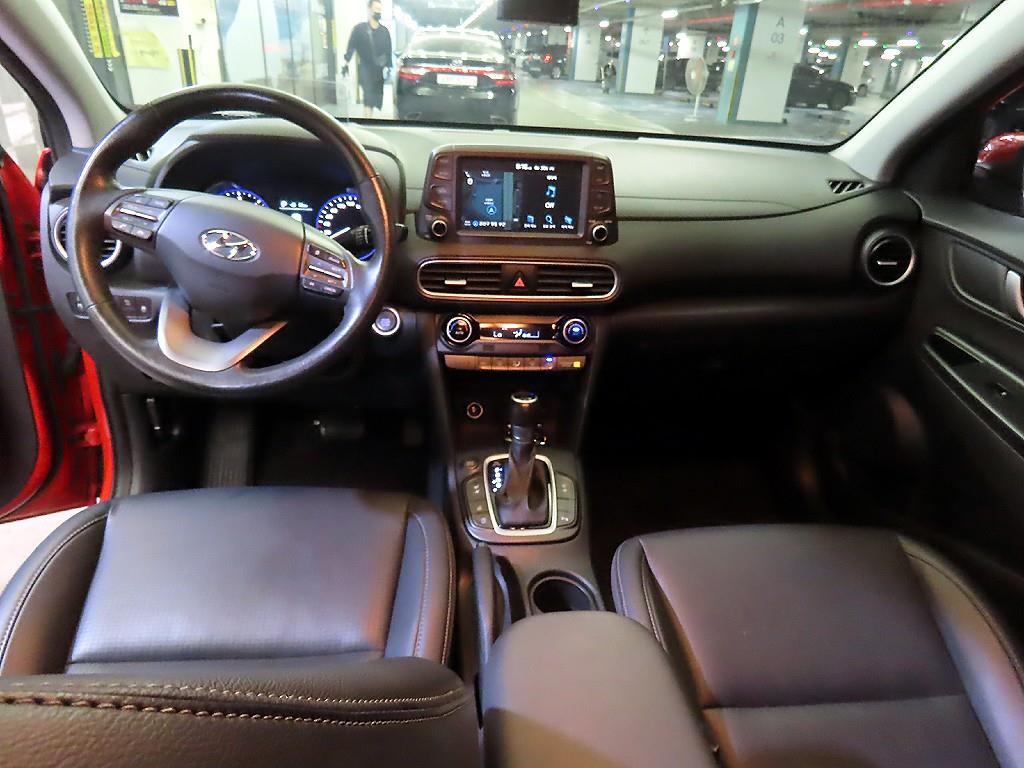 HYUNDAI Kona - Vista 10