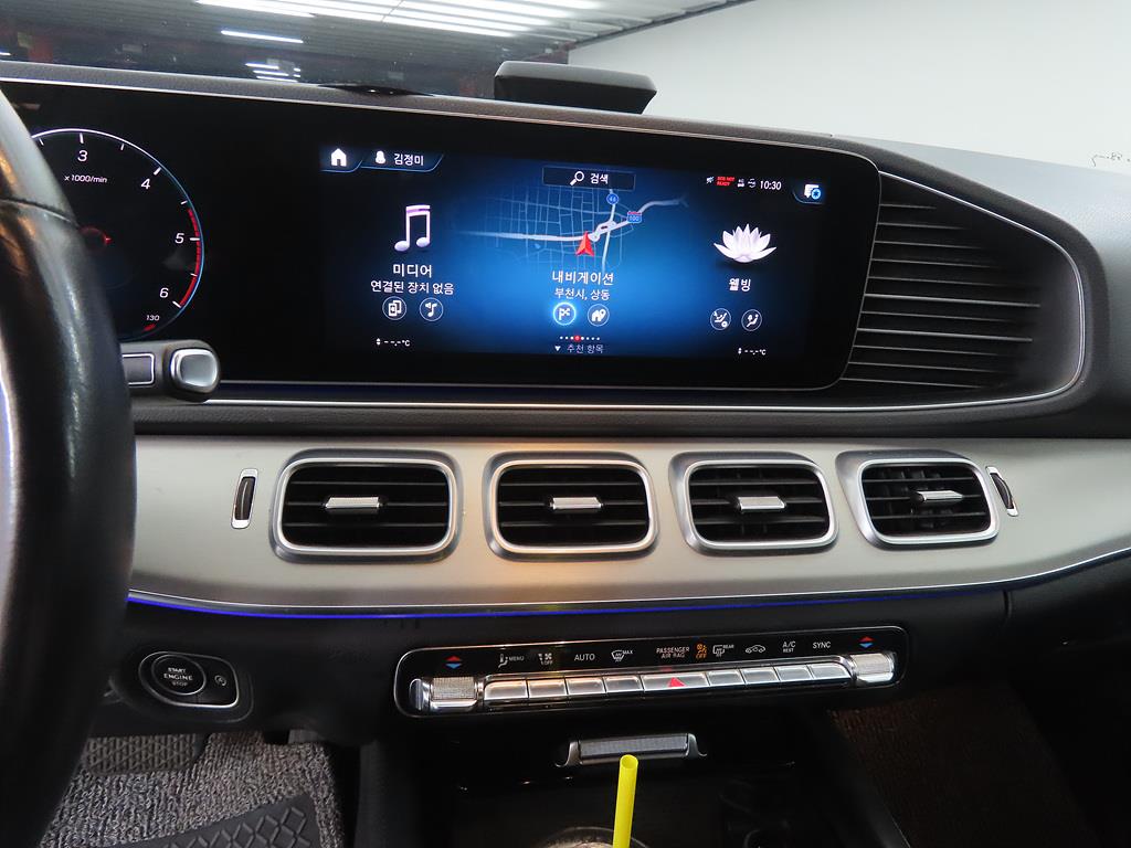 Mercedes Benz GLE Class - Vista 10