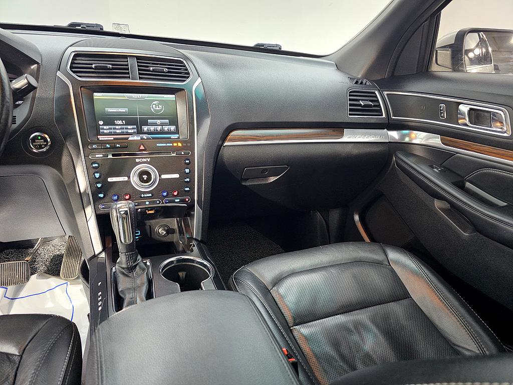 Ford Explorer - Vista 10