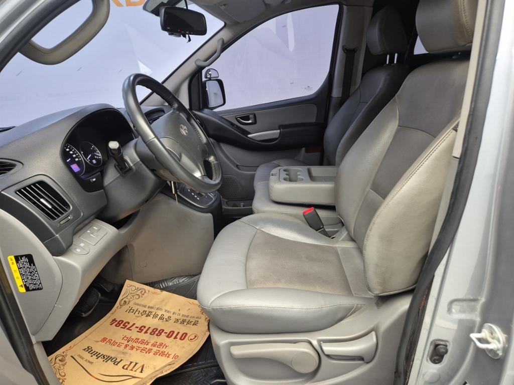 HYUNDAI Starex - Vista 11