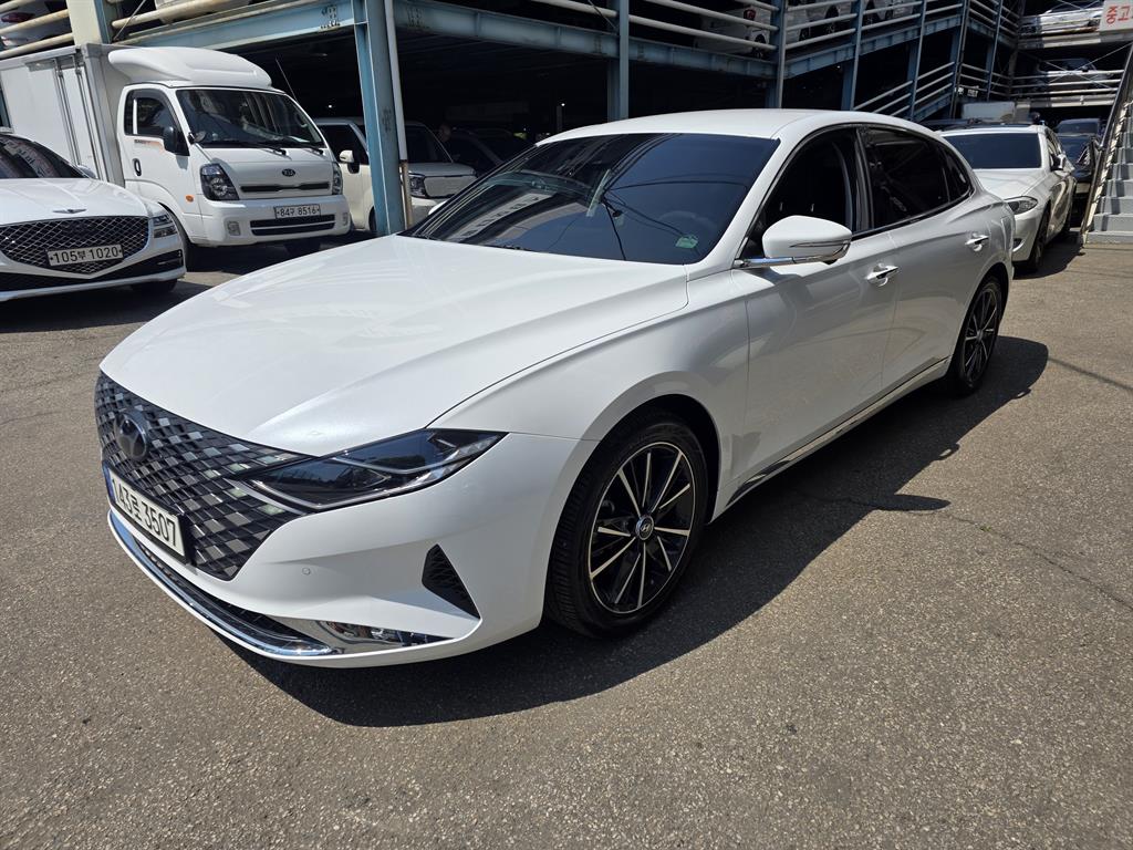 HYUNDAI Grandeur - Vista 2