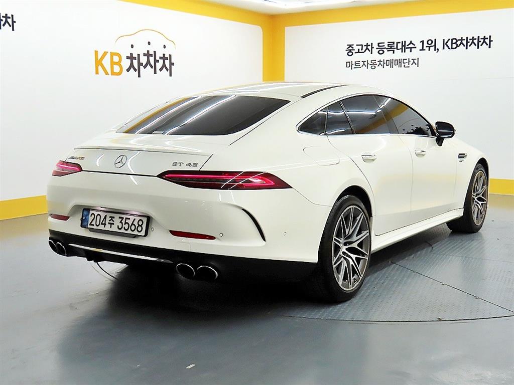 Mercedes Benz AMG GT - Vista 4