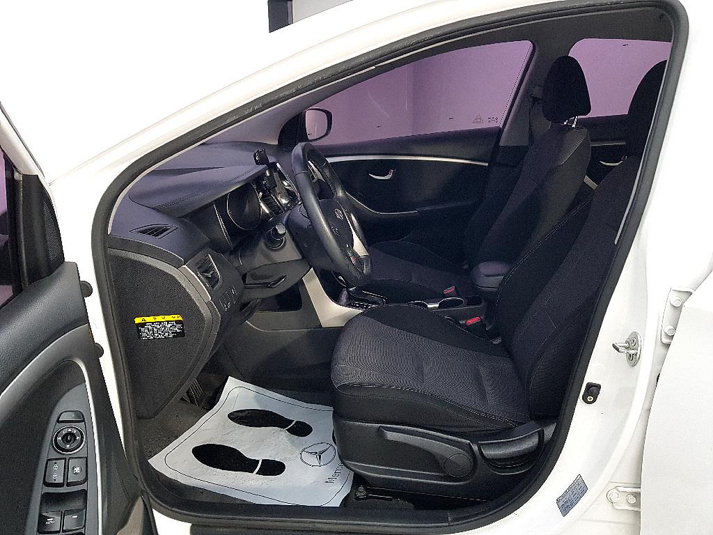 HYUNDAI i30 - Vista 8