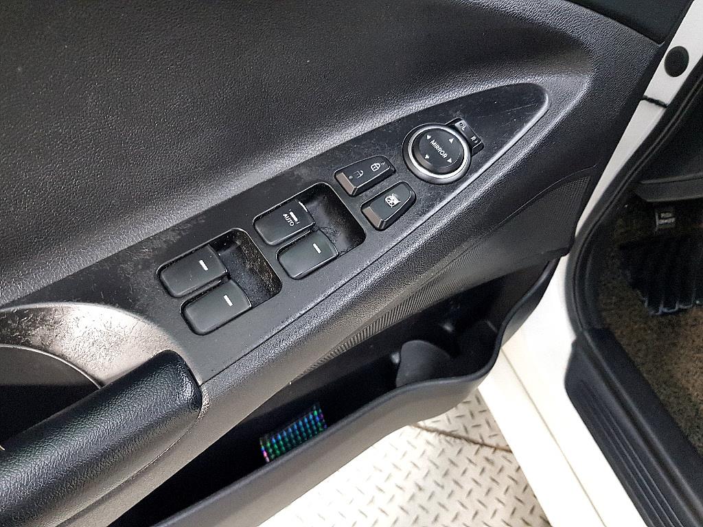 HYUNDAI Sonata - Vista 12