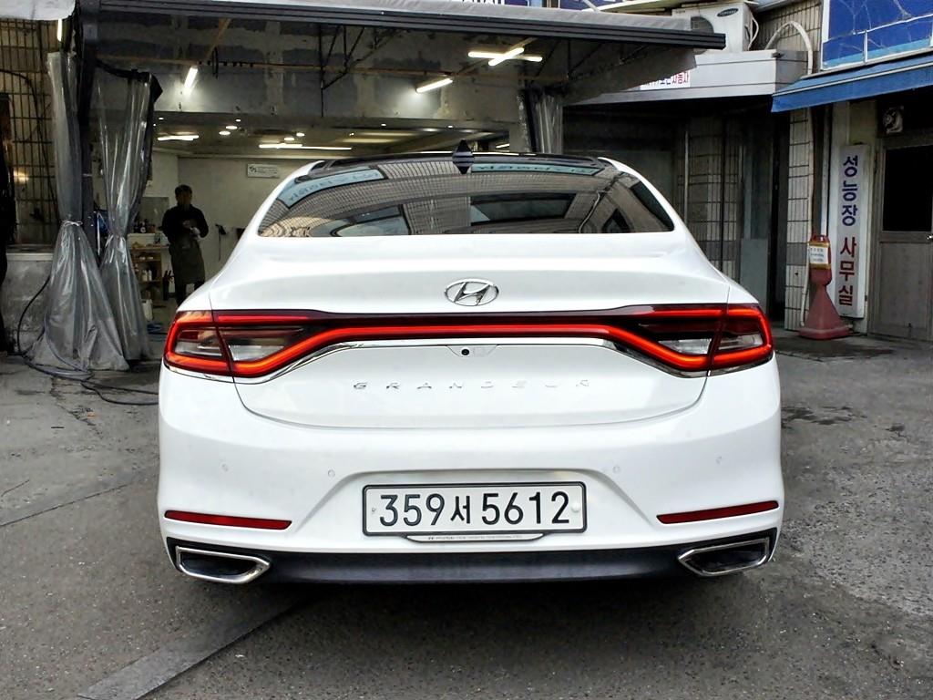 HYUNDAI Grandeur - Vista 5