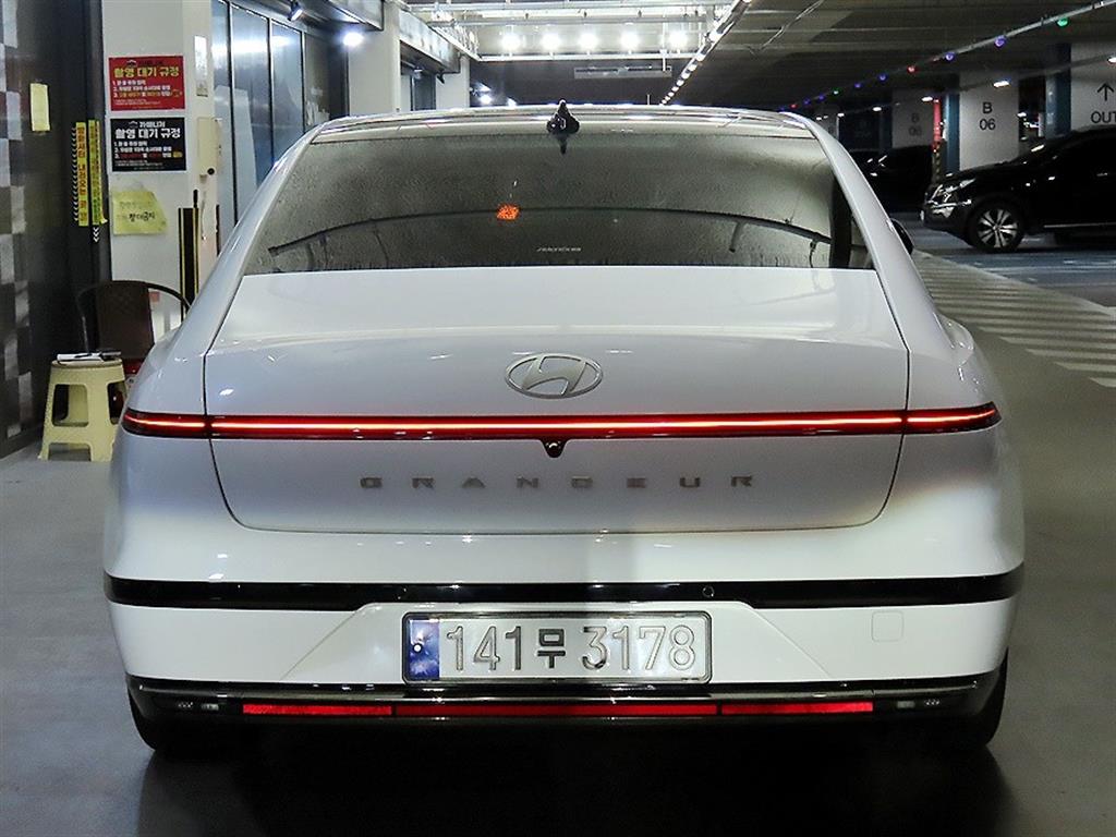 HYUNDAI Grandeur - Vista 5