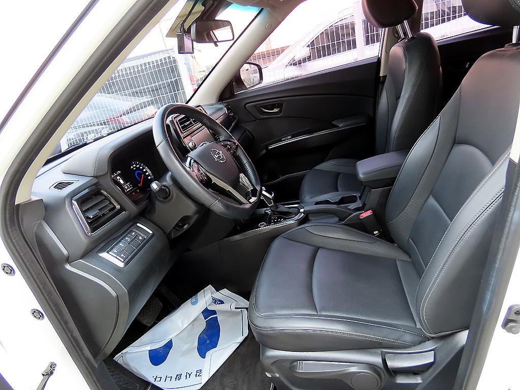 Ssangyong Tivoli - Vista 5