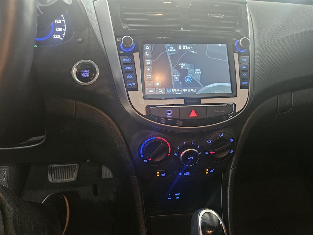 HYUNDAI Accent 2019 Gris - Importación desde Corea - HF Imports Iquique - Foto 13
