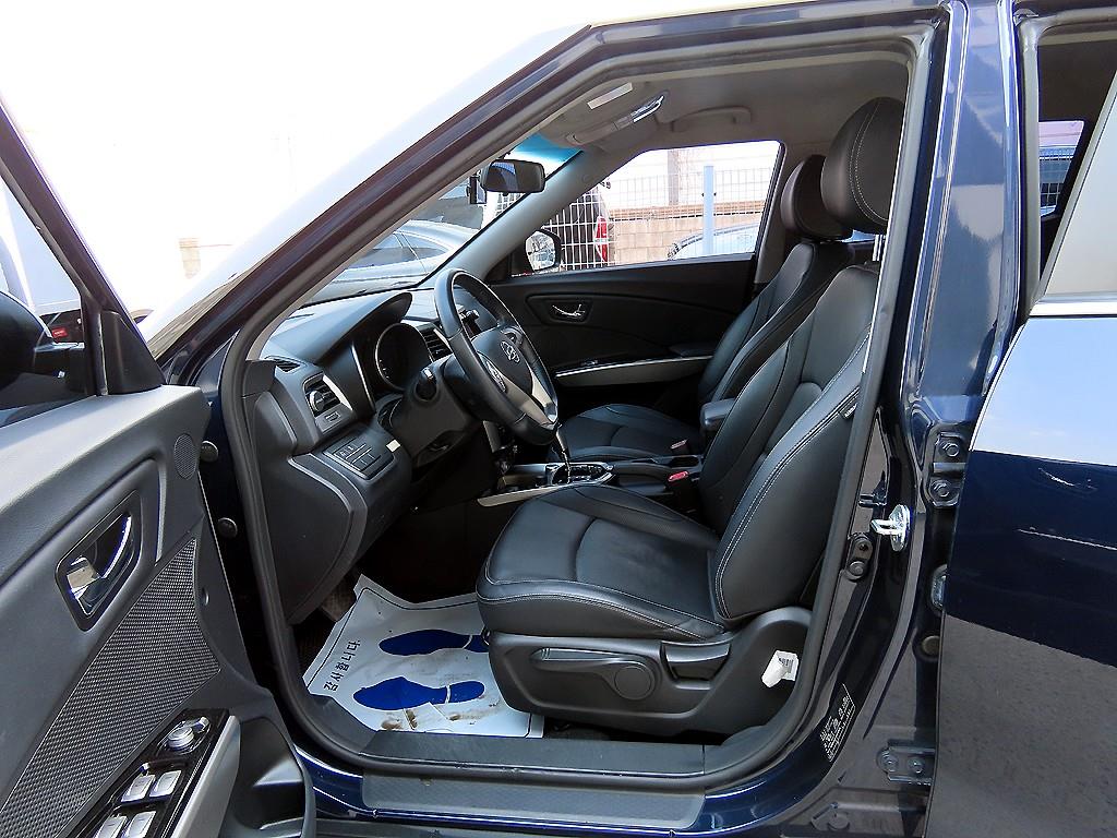 Ssangyong Tivoli - Vista 5