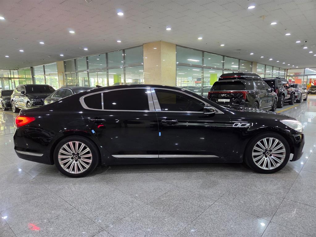 KIA K9 - Vista 5