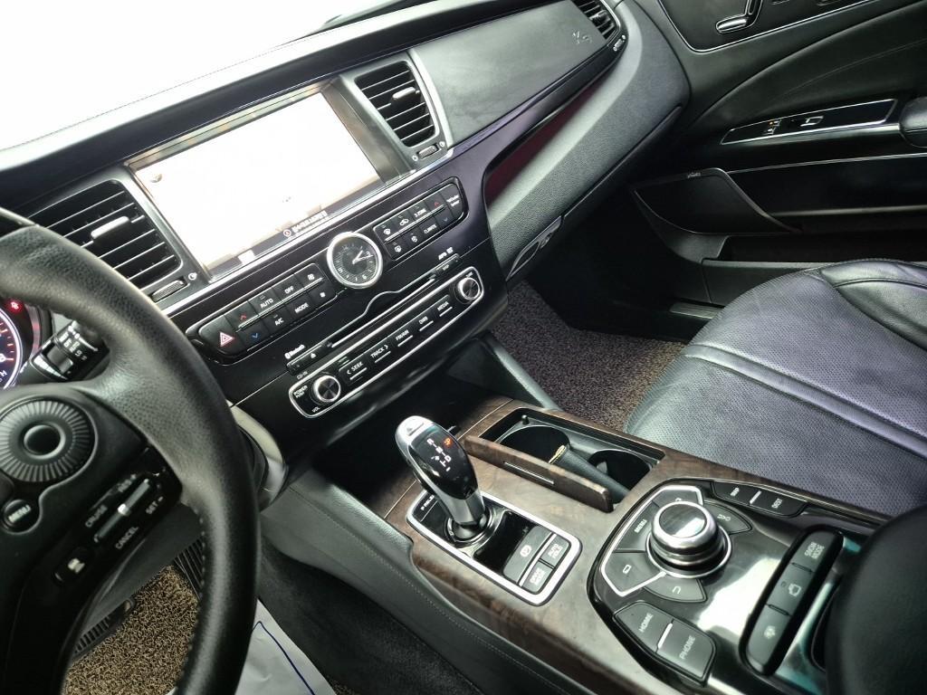 KIA K9 - Vista 11