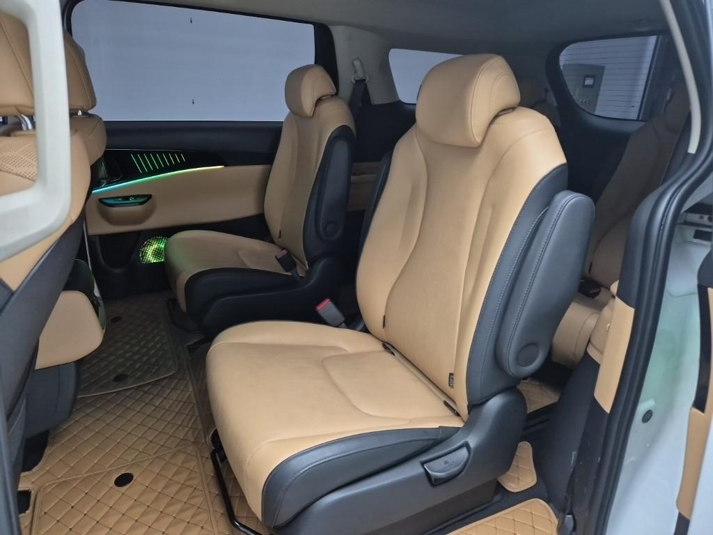 KIA Carnival - Vista 9