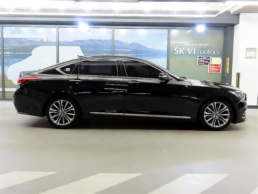 HYUNDAI Genesis - Vista 3