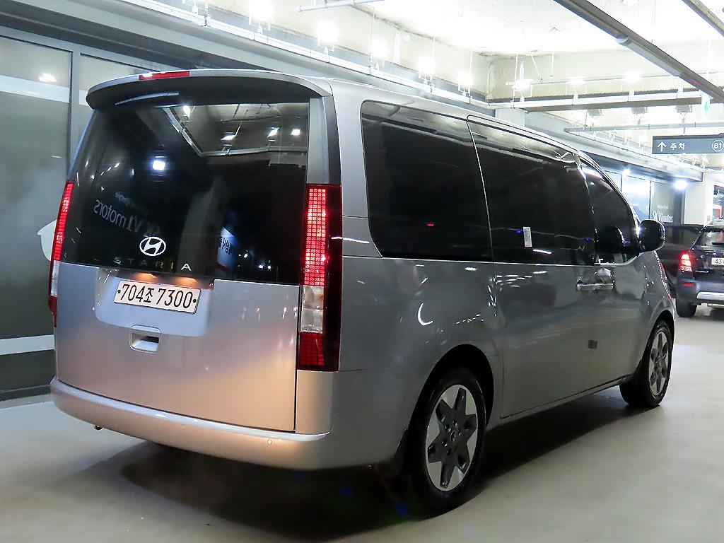HYUNDAI Staria - Vista 4
