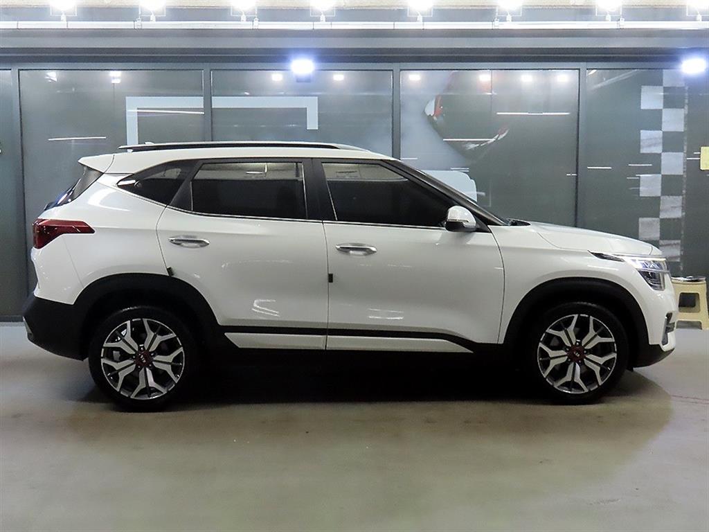 KIA Seltos - Vista 3