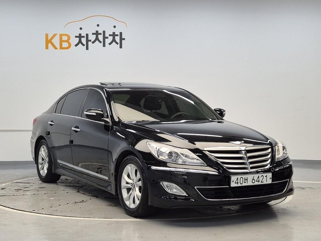 HYUNDAI Genesis - Vista 4