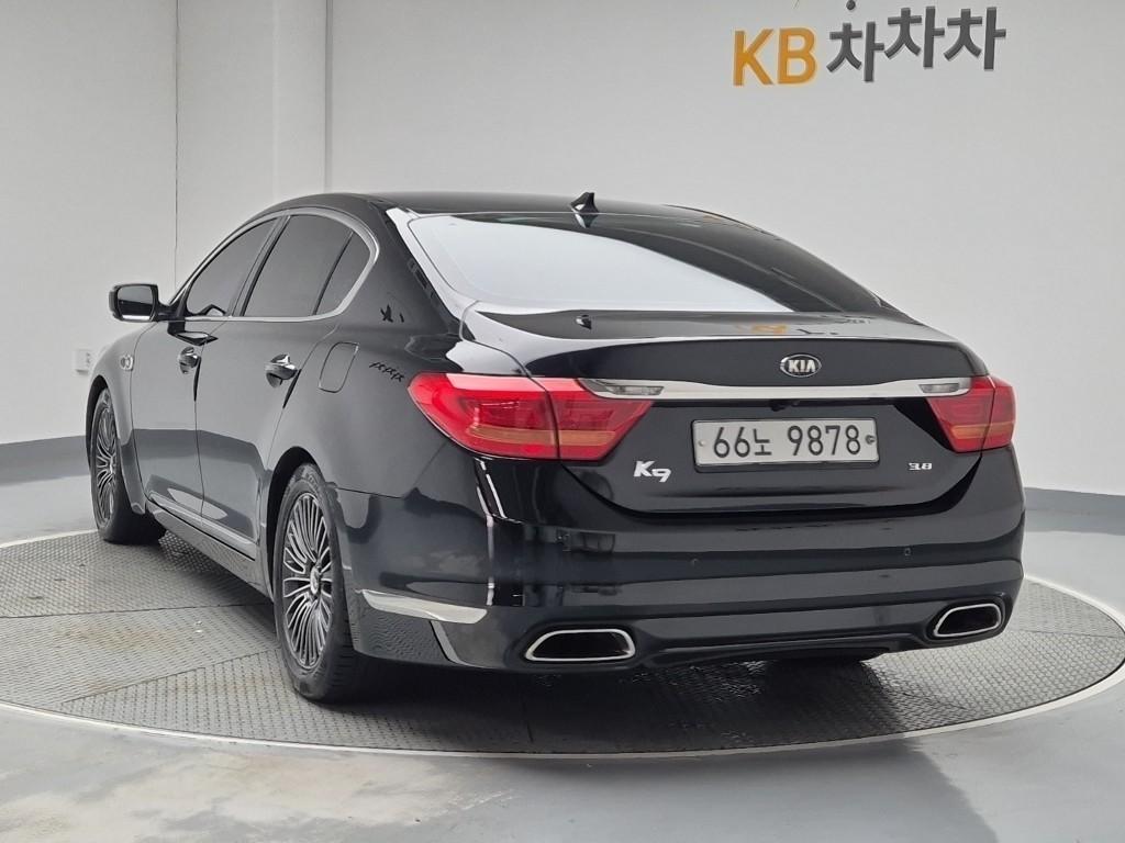 KIA K9 - Vista 3